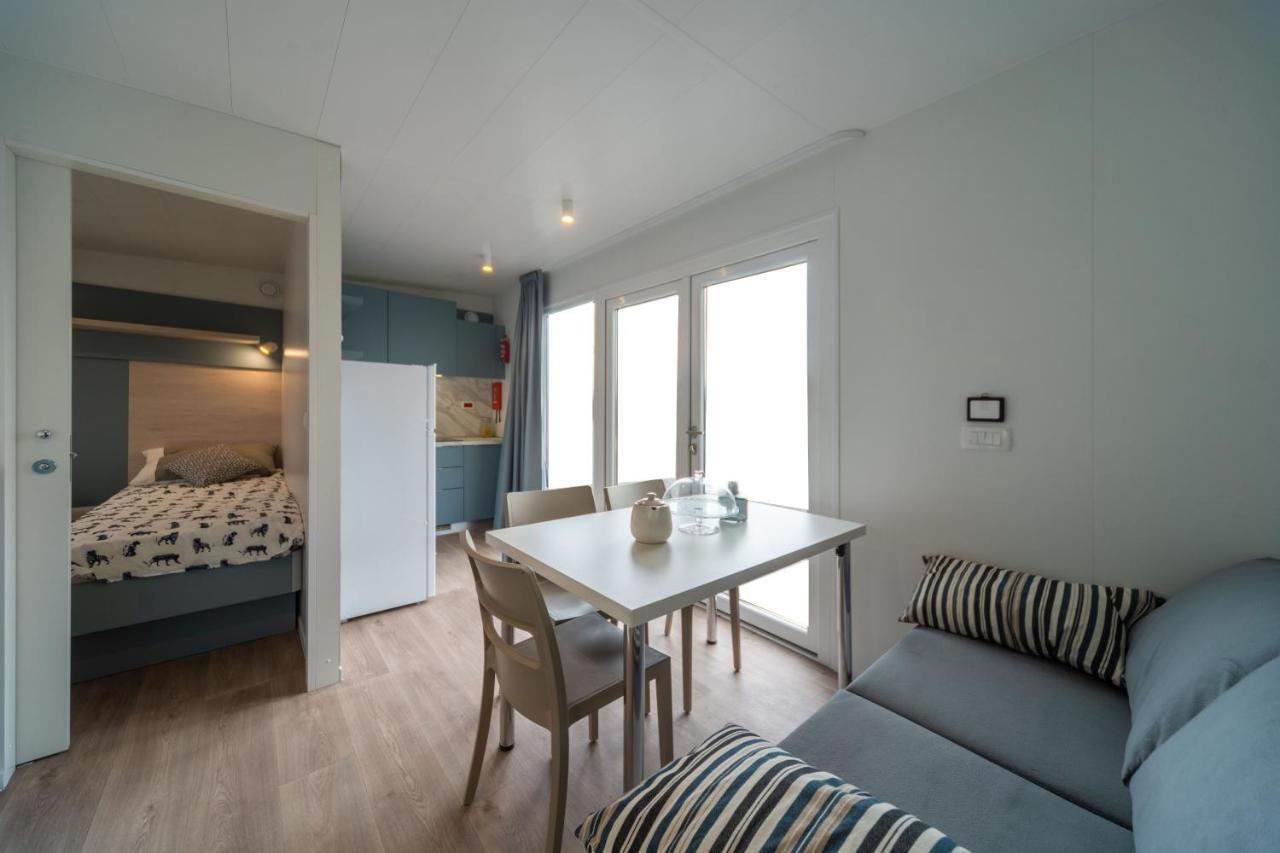Eurocamp Mobile Homes At Fkk Naturist Campsite Ulika 포레치 외부 사진