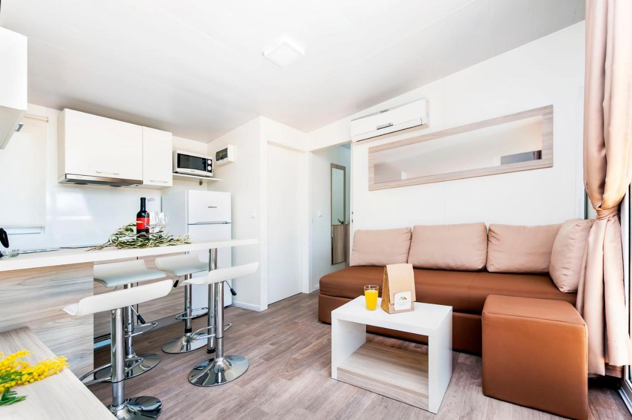 Eurocamp Mobile Homes At Fkk Naturist Campsite Ulika 포레치 외부 사진