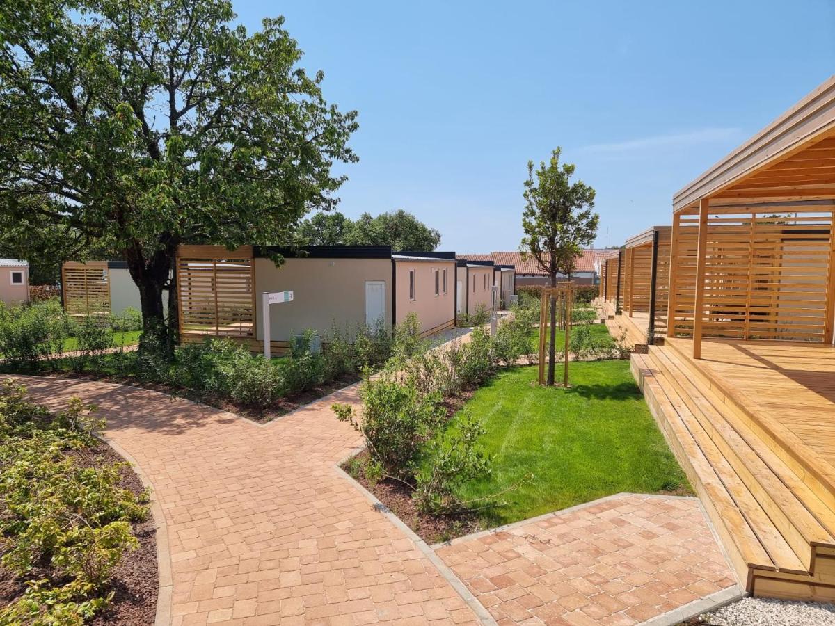 Eurocamp Mobile Homes At Fkk Naturist Campsite Ulika 포레치 외부 사진